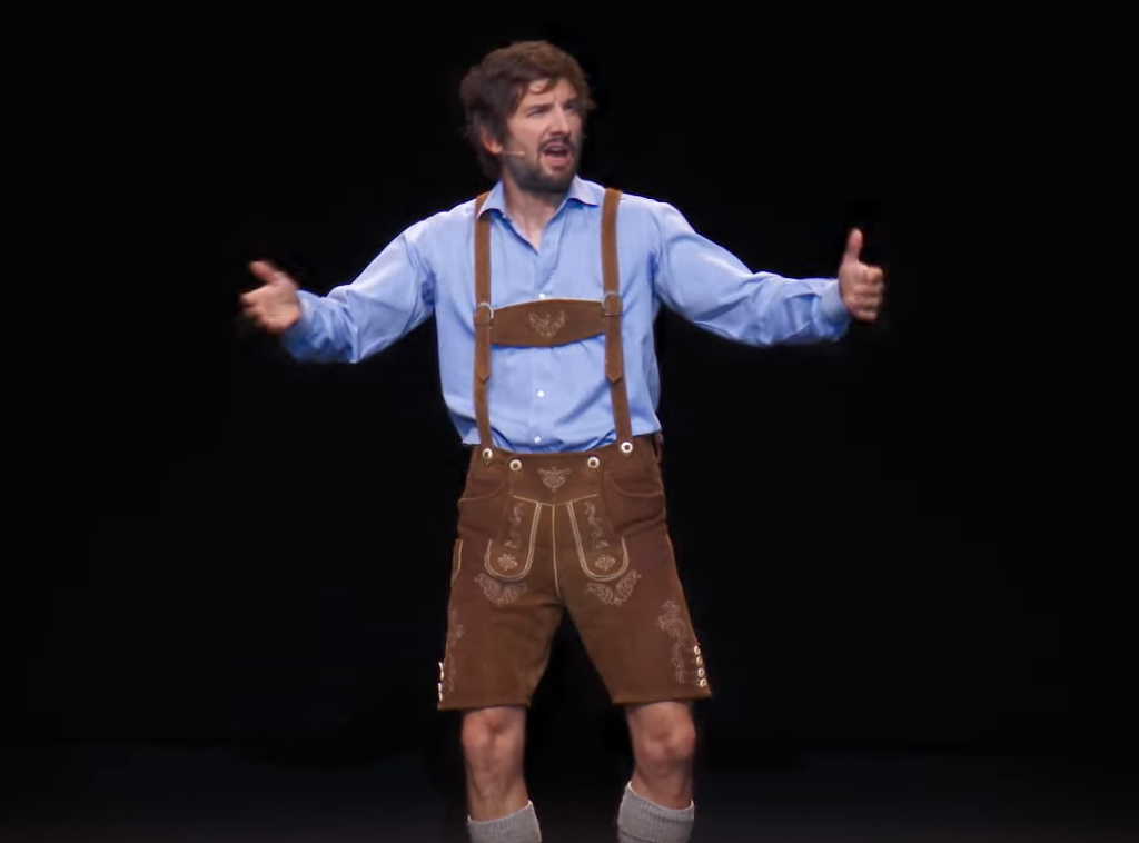Gaspard Proust en pleine performance, pour son Nouveau Spectacle