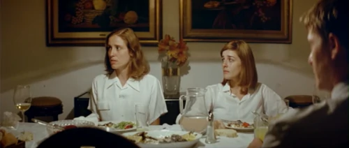 Repas de famille plutôt guindé