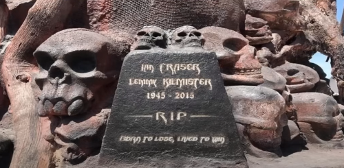 une tombe plutôt originale, à l'image de l'homme