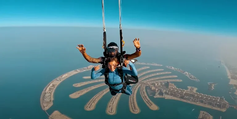 Skydive Dubai - Extrait d'une vidéo de la chaîne Youtube de l'opérateur officiel